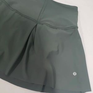 Lululemon Lost In Pace Skirt size 10 Forest Green